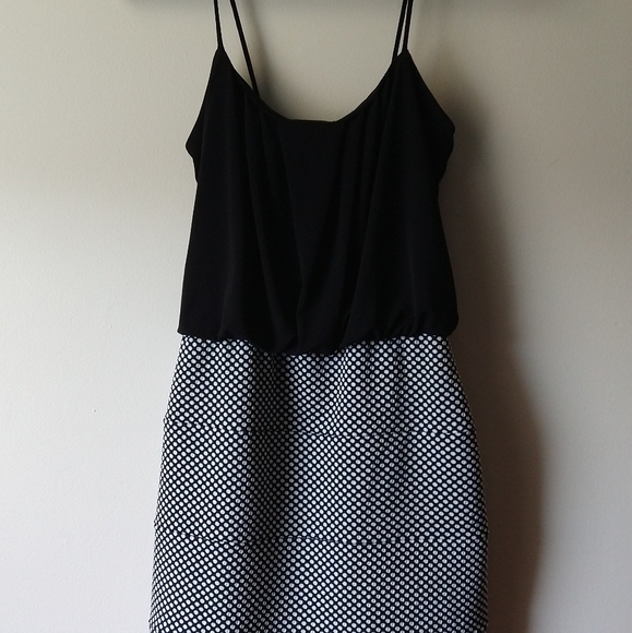 🖤 Sweet Storm dress! EUC 🖤 - Picture 2 of 4